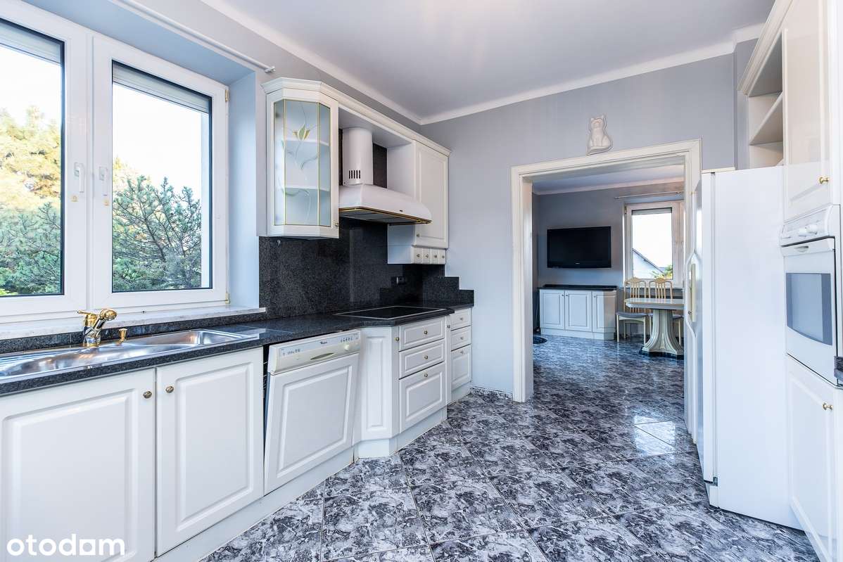 Dom wolnostojący z ogrodem i basenem w Mogilanach – 250 m²-6