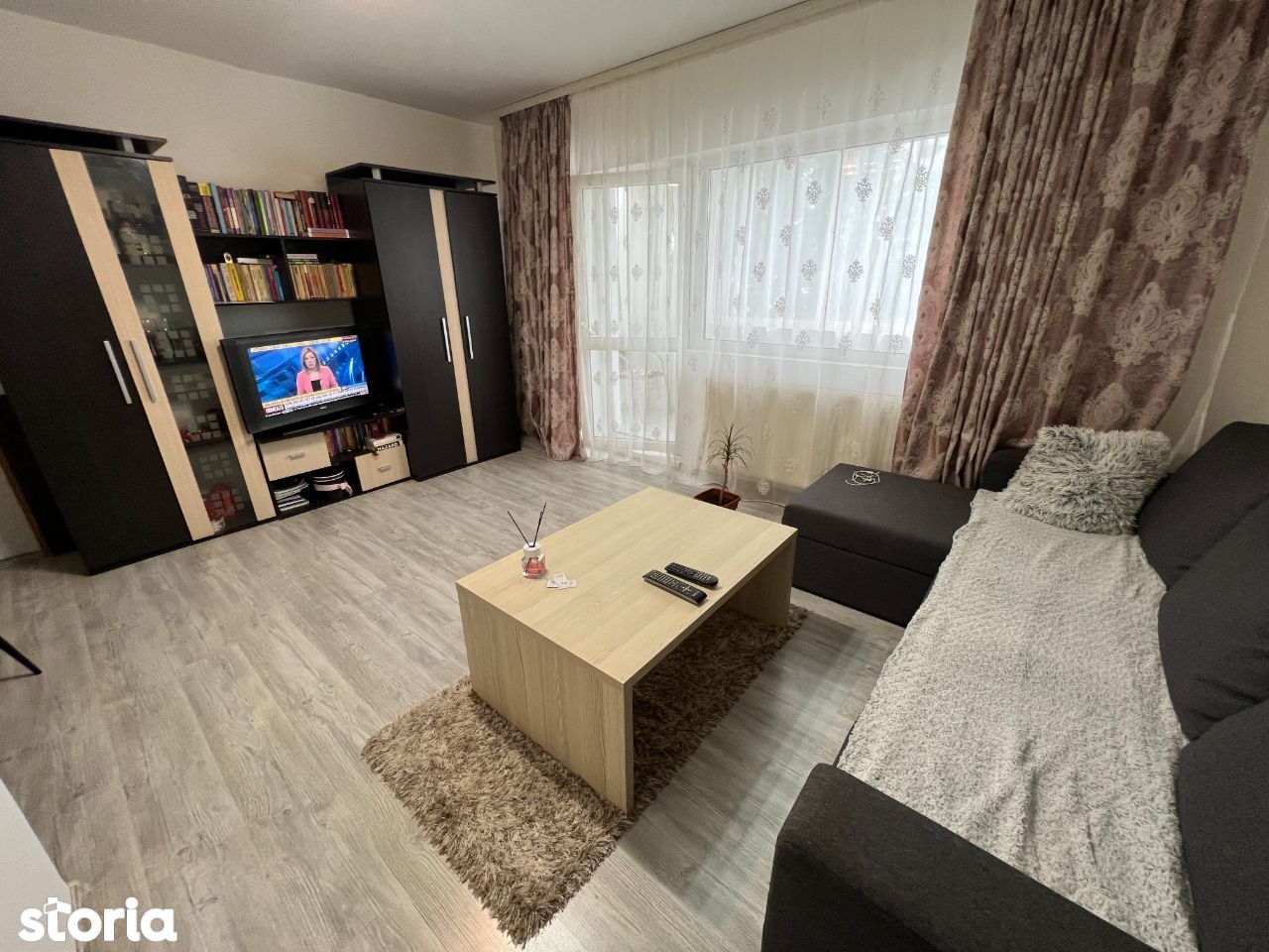 Apartament 3 camere Mioveni, Bld. Dacia, Et2, 2 Balcoane, mobilat
