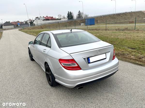 Mercedes-Benz Klasa C 220 (BlueTEC) d 7G-TRONIC AMG Line - 4