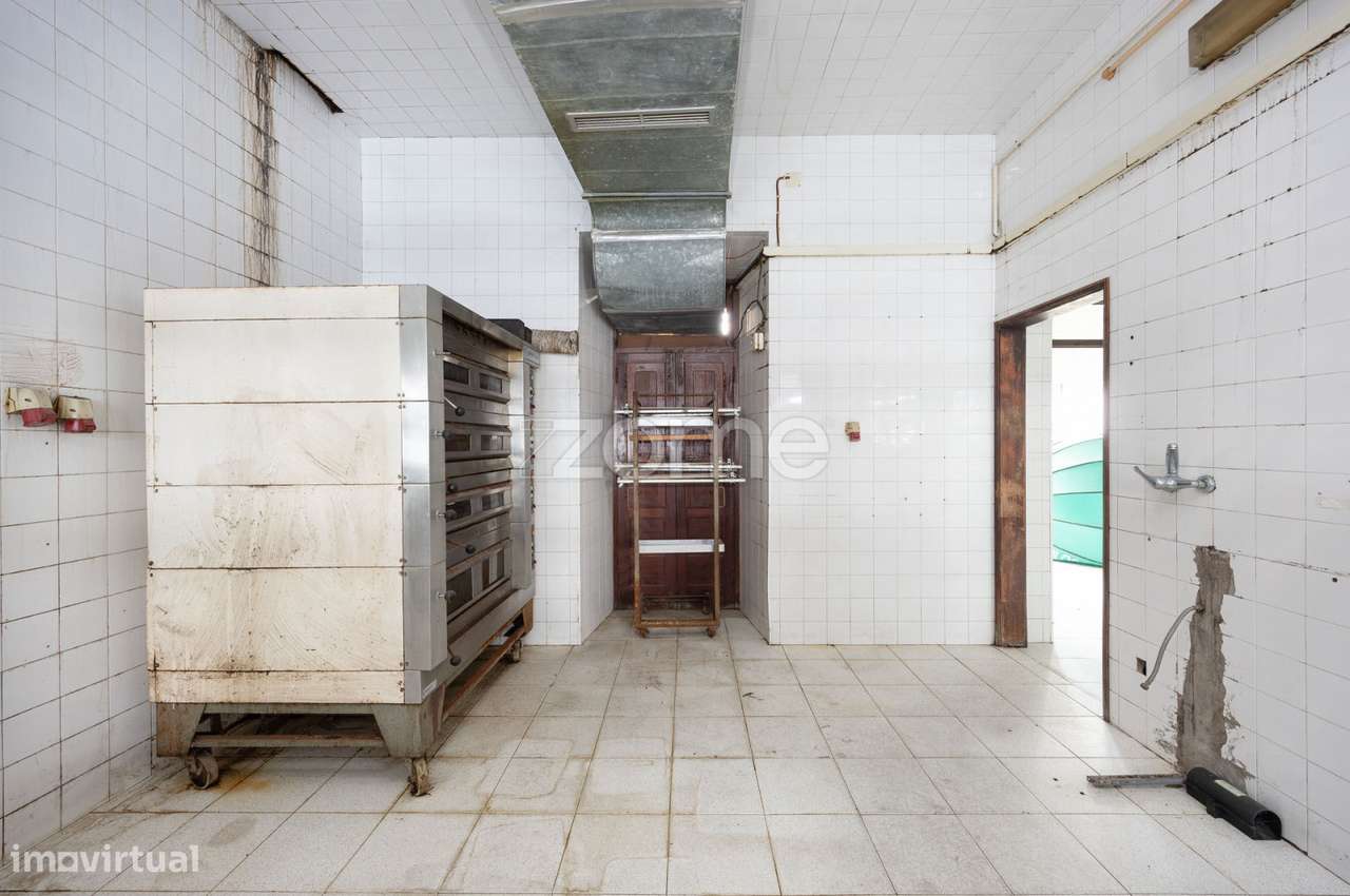 Loja perto da praia da Nazaré-17