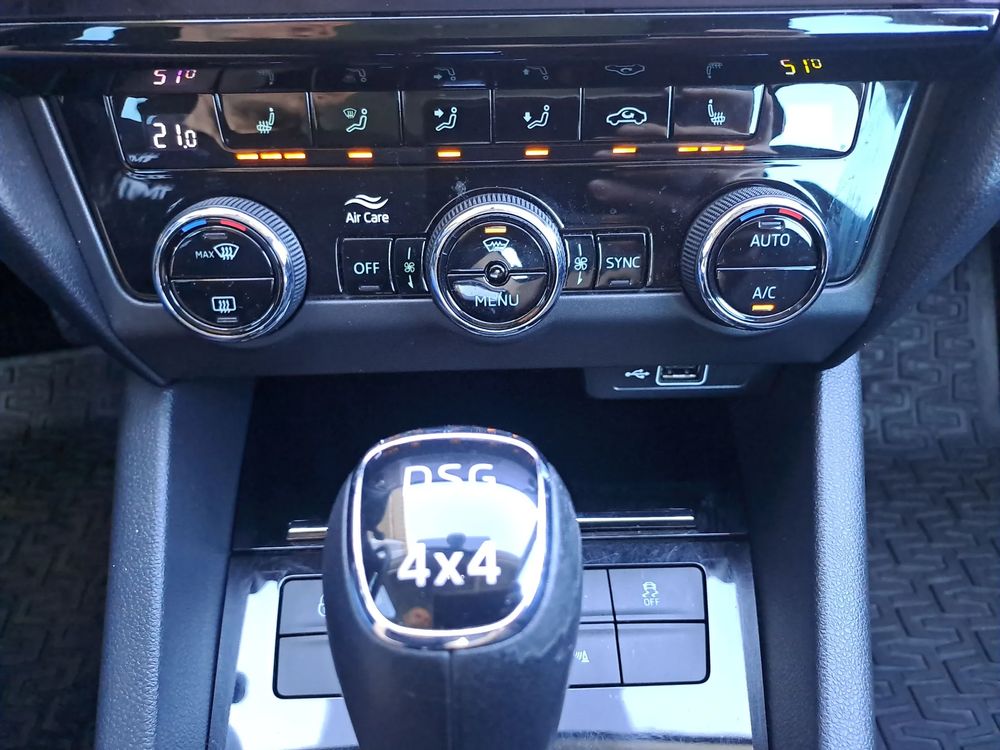 SKODA OCTAVIA 4x4 HAK DSG Blind SPOT 230V 2,0 TDI 150KM Serwis ASO Salon PL VAT23%
