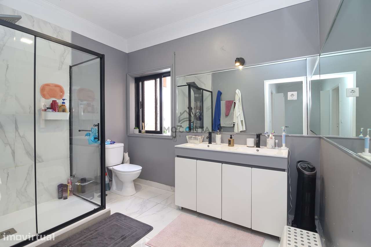 Moradia T3 de 3 Frentes Centro de Valongo-21