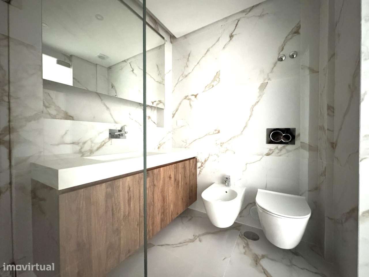 Apartamento T3 novo com Mezzanine e estacionamento no centro de Carcav-18