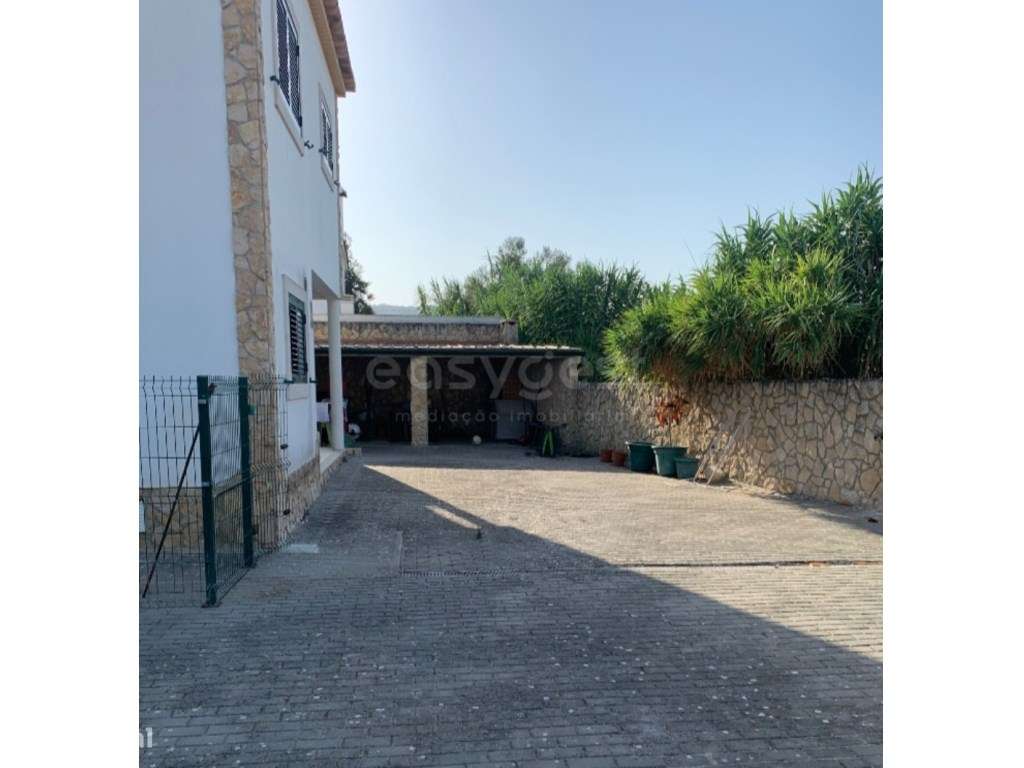 Moradia T4 situada no Carregado - Grande imagem: 5/26