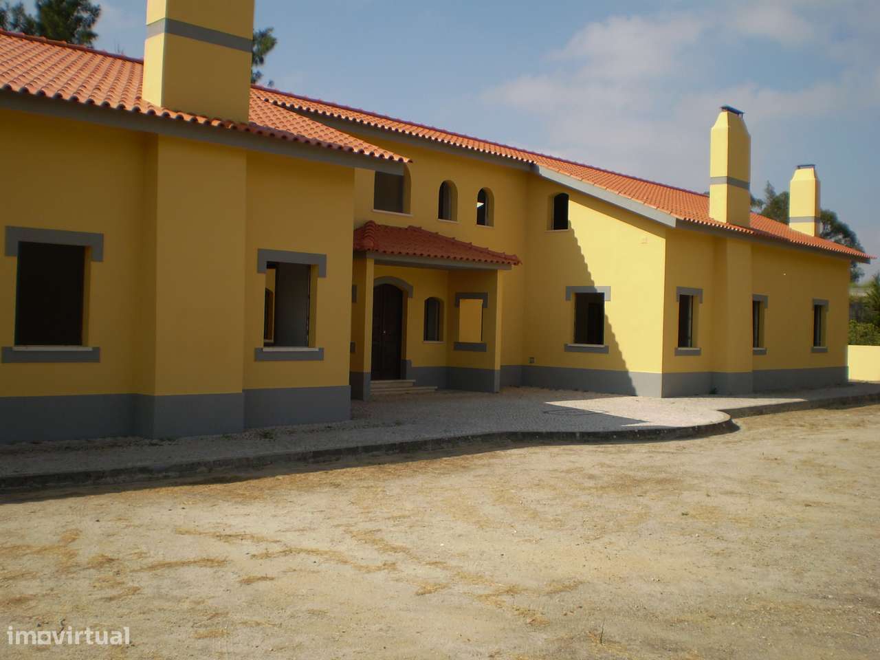 Moradia T6 com 6 casas de banho Perto do Centro Palmela - Grande imagem: 2/11