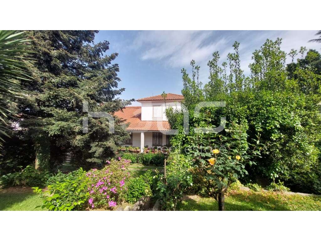 Moradia com Jardim de 2.700 m² em Braga - Charme, Privacidade e Pot...-8