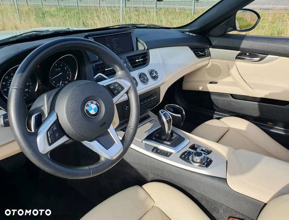 BMW Z4 sDrive28i - 13