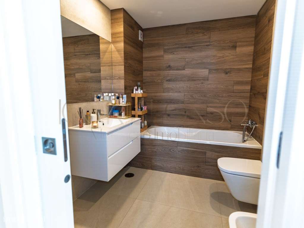 Excelente Apartamento T3 com Suíte, Elevador e Lugar de Garagem - S...-22