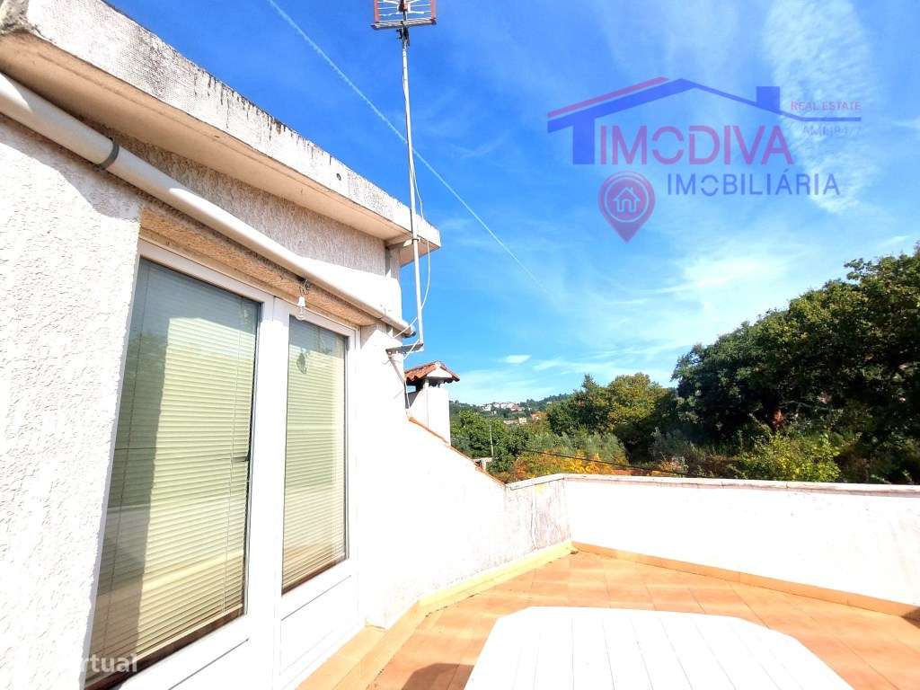 Moradia T4 com aquecimento e garagem em Figueiró dos Vinhos-20