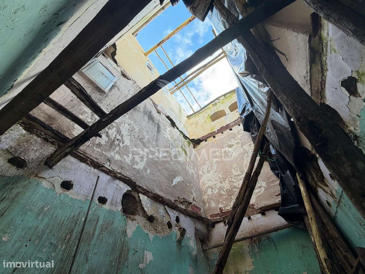 Investimento Único – Moradia T3 para Reabilitação no Centro Históri...-9