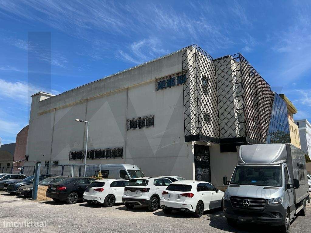 Armazém  Junto ao Aeroporto Internacional de Lisboa  - Prior Velho - L - Grande imagem: 4/27