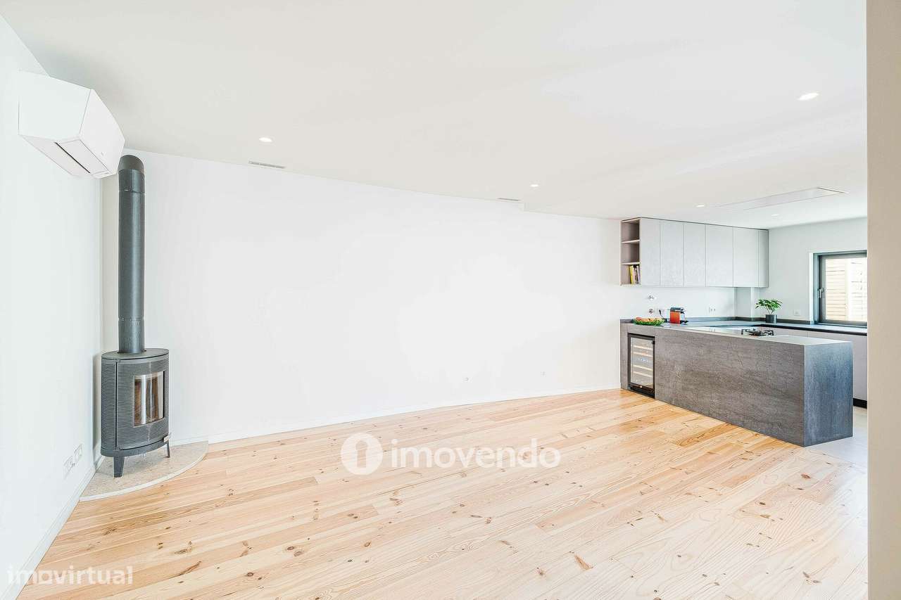 Moradia T2+1 exclusiva e nova, com vista Rio, no Bairro Madre de Deus - Grande imagem: 5/57