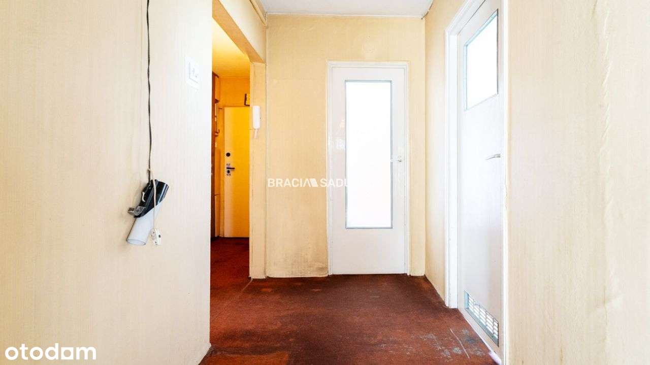 3 pokojowe do remontu os. Piastów-17