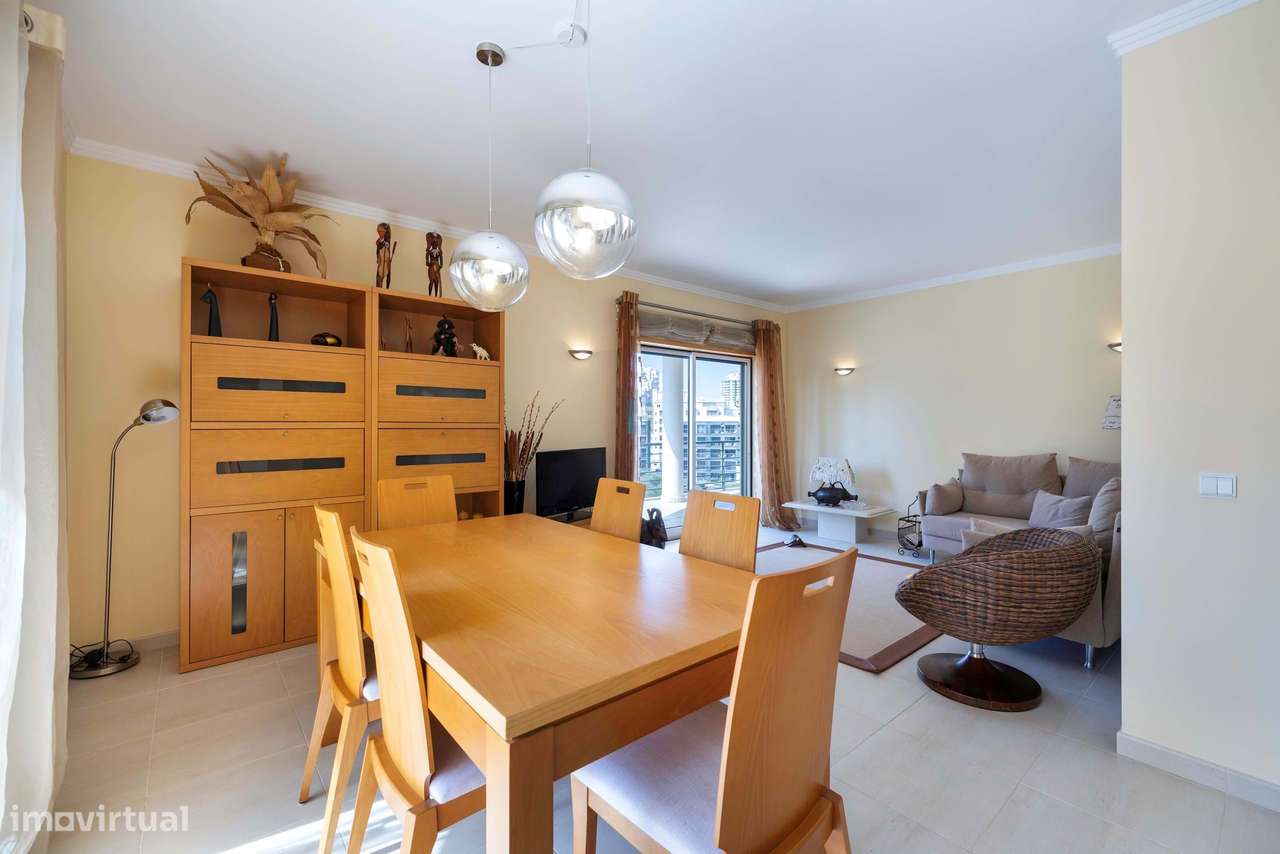 Vende-se Penthouse T3 na Praia da Rocha – localização privilegiada-26