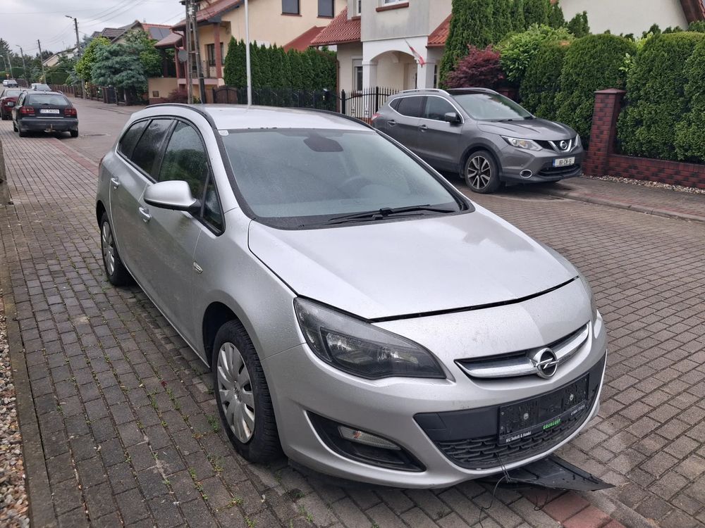 Opel Astra J 2013