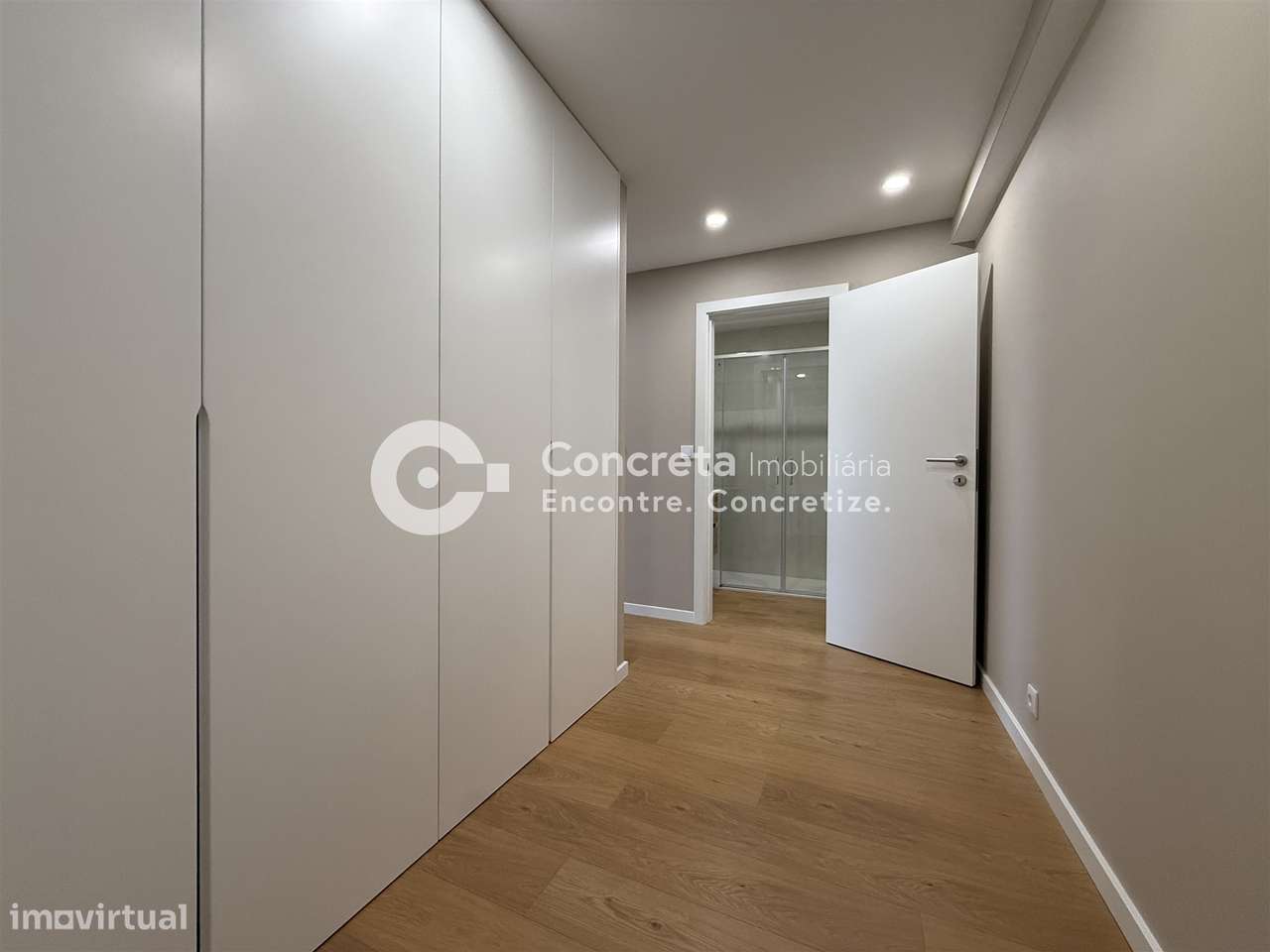 Apartamento T2 remodelado com garagem em Arcozelo, Barcelos-12