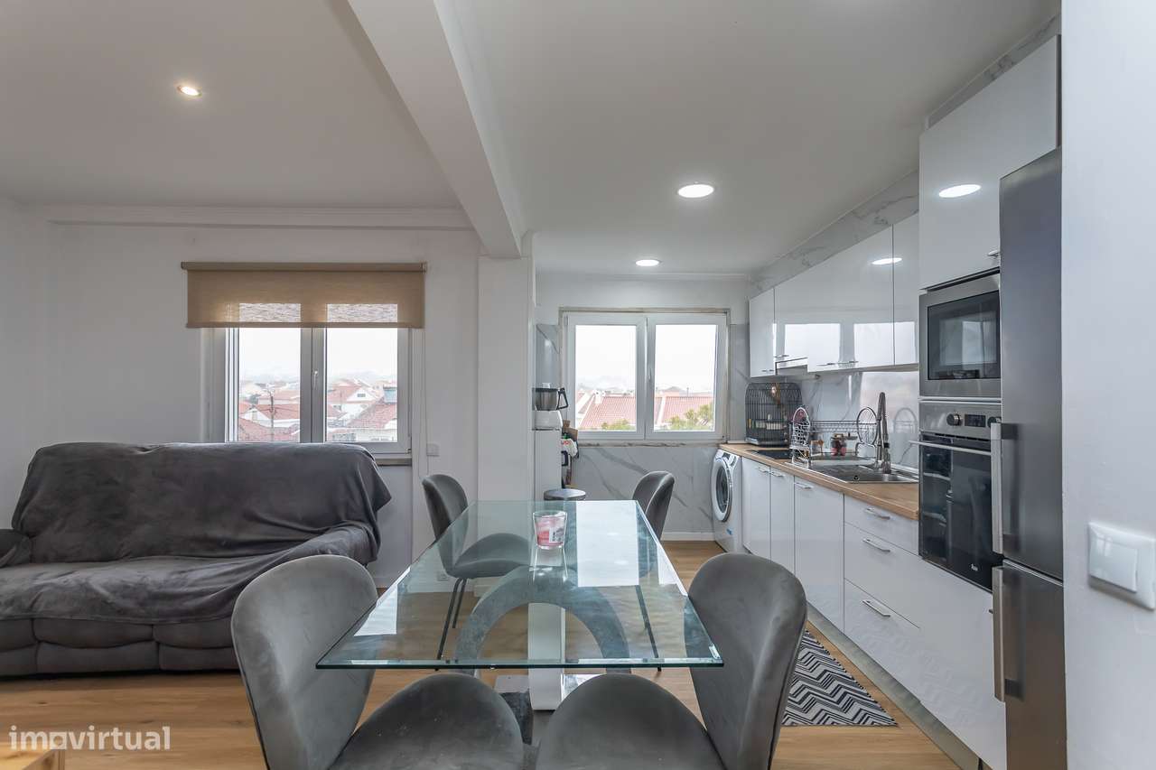 Apartamento T3 + 1, com aproveitamento de sótão em Mem Martins - Grande imagem: 5/34