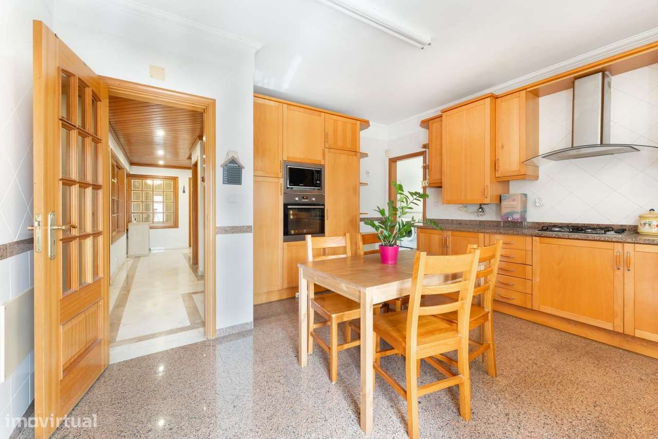 Moradia Geminada T5 + 2 com estacionamento, Alcabideche, Cascais-7