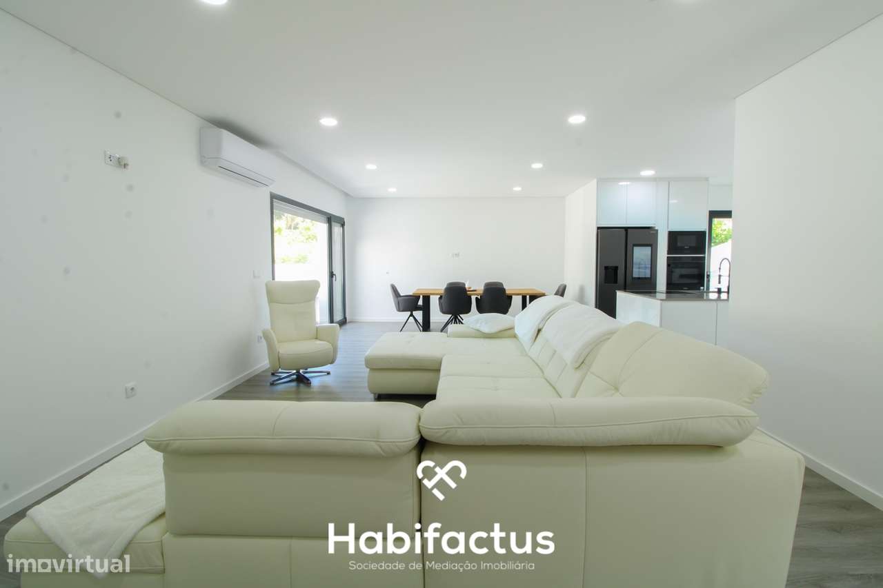 Moradia Isolada T3 à venda Moderna com Piscina aquecida e Churrasqueir-6