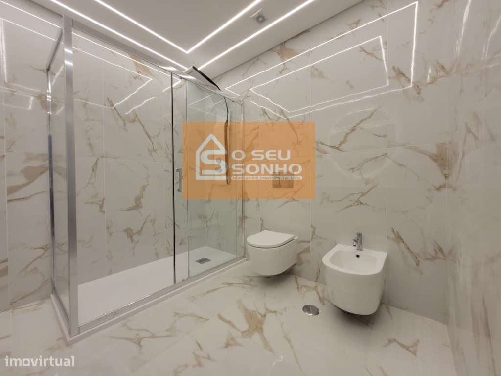 Apartamento T2 na Primeira Linha de Quarteira com Vista Mar-15