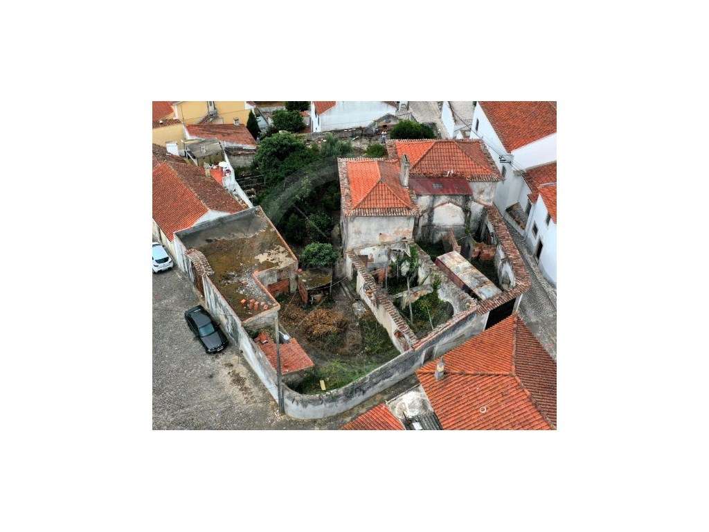Casa apalaçada para recuperar em Maxial, Torres Vedras-25