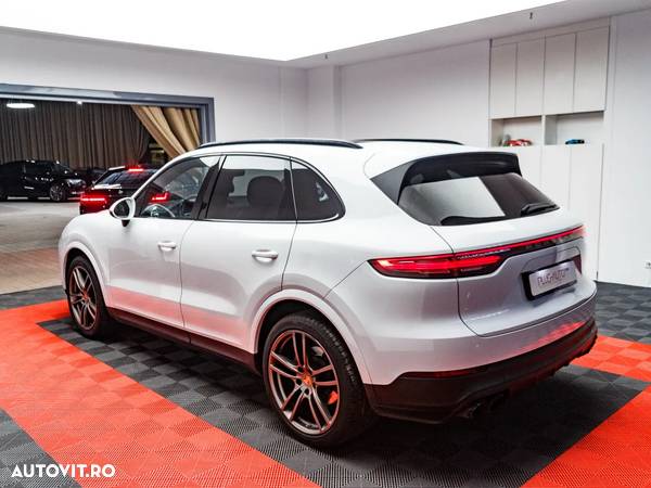 Porsche Cayenne - 7