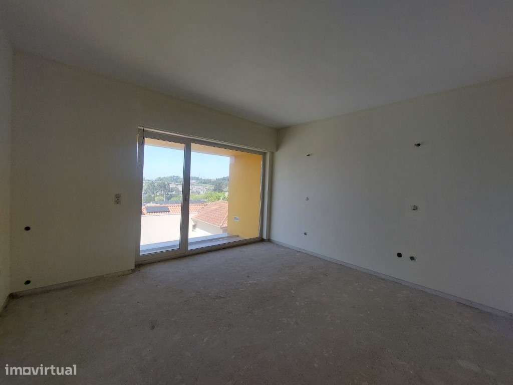 Moradia T4 + office em Pedroso-14