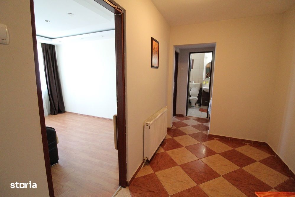 Vând apartament 3 camere Hunedoara, Bd. Mihai Viteazu-Stadion, 64mp