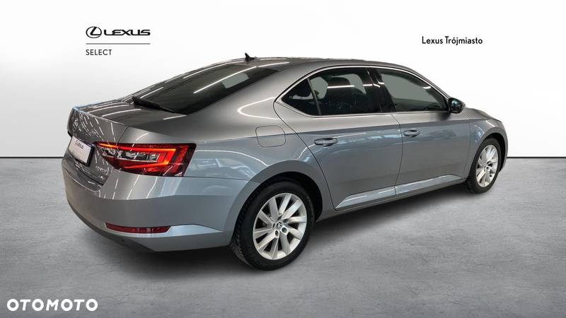 Skoda Superb 2.0 TDI 4x4 Style DSG - 6