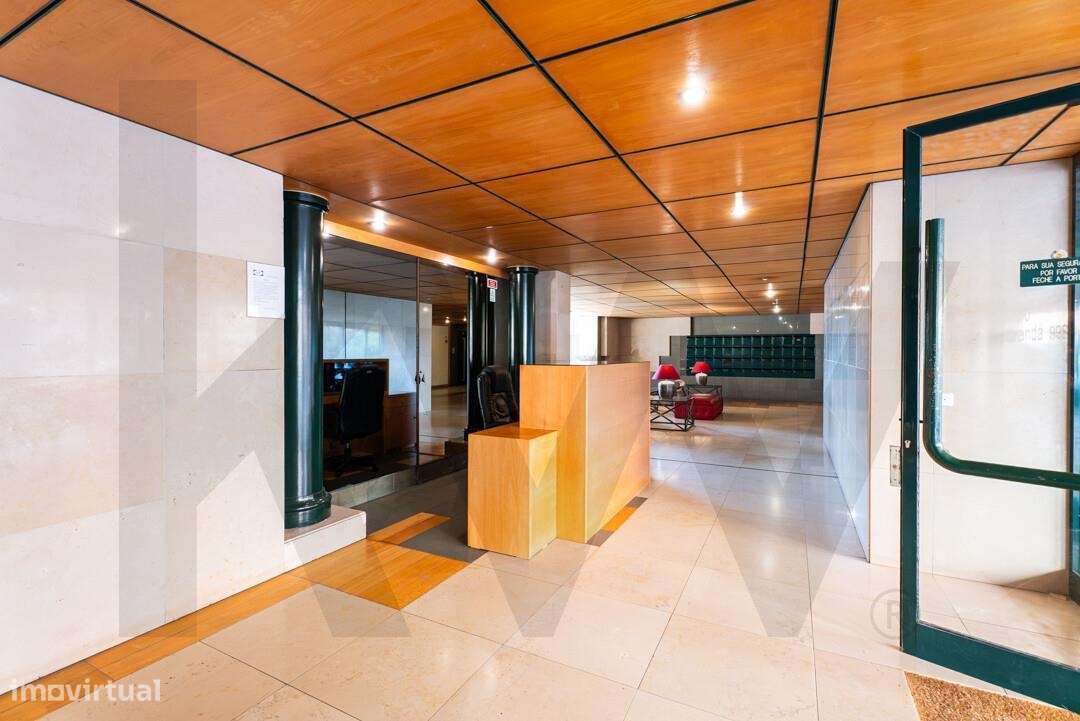 T2 Remodelado com 97 m2 e Garagem | Jardins da Arrábida-25