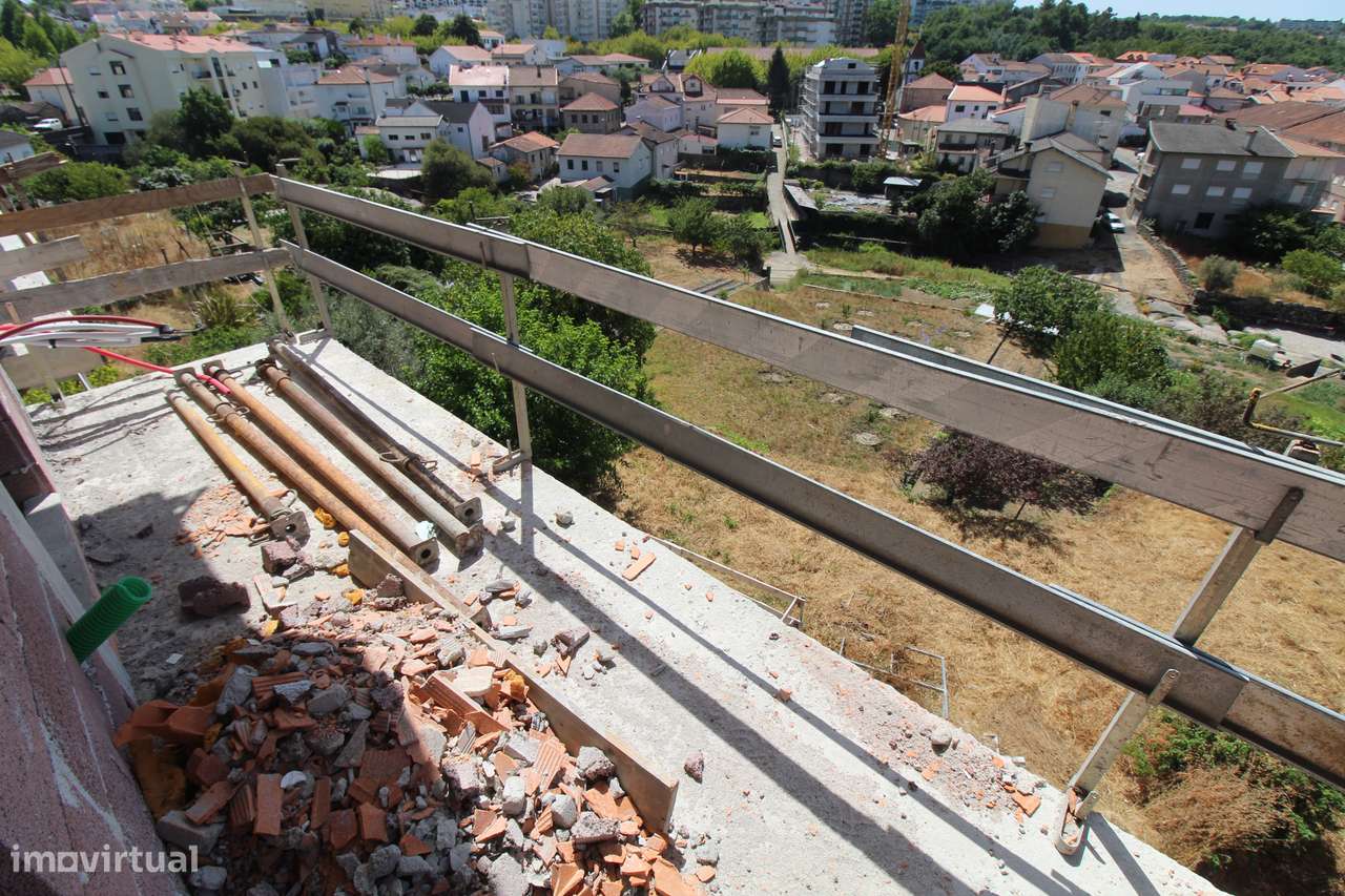 Duplex em Prédio Moderno – Vistas para o Rio-17