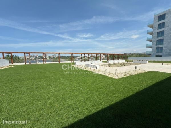 T1 Novo c/ Lugar de Garagem e Arrumo em Canidelo-23