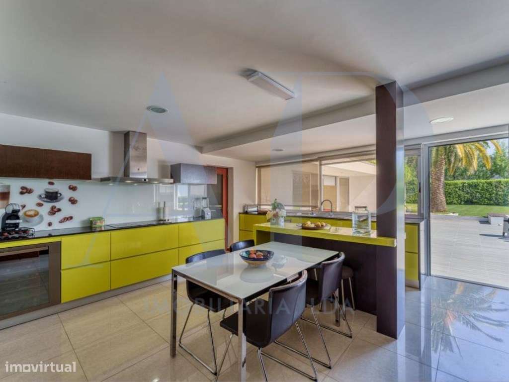 Moradia T4 +1 com piscina-18