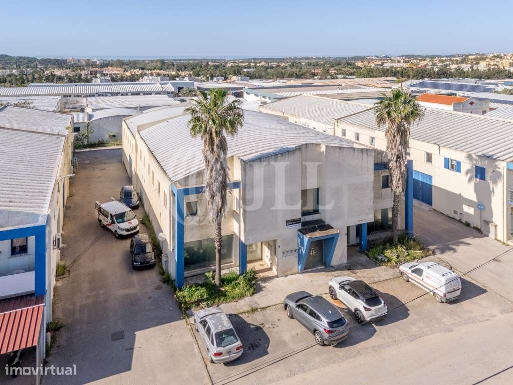 Armazém com 4 frações comerciais em Vilamoura, Algarve - Grande imagem: 3/9