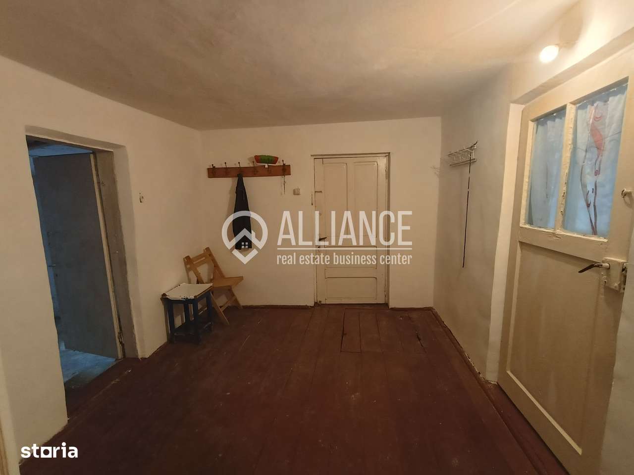 CUMPANA ( cod02) - Casa batraneasca 5 camere cu teren 491 mp - Imagine principală: 5/12