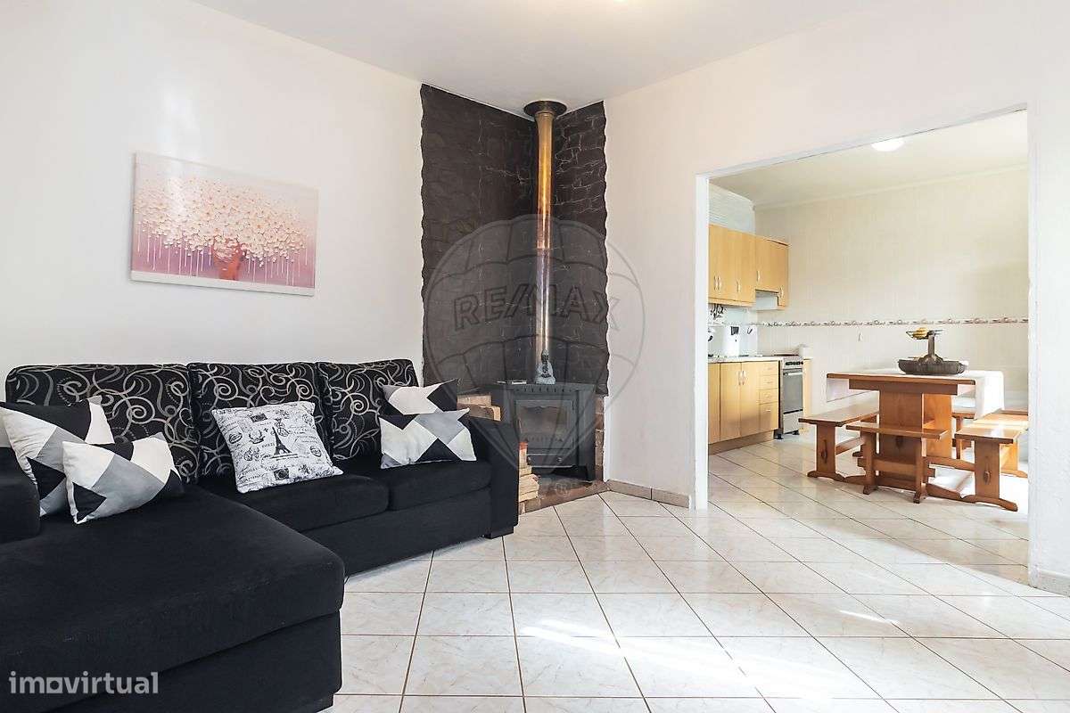 Moradia T5 + Moradia T2 | Terreno 3.717 m² | Azeitão-42