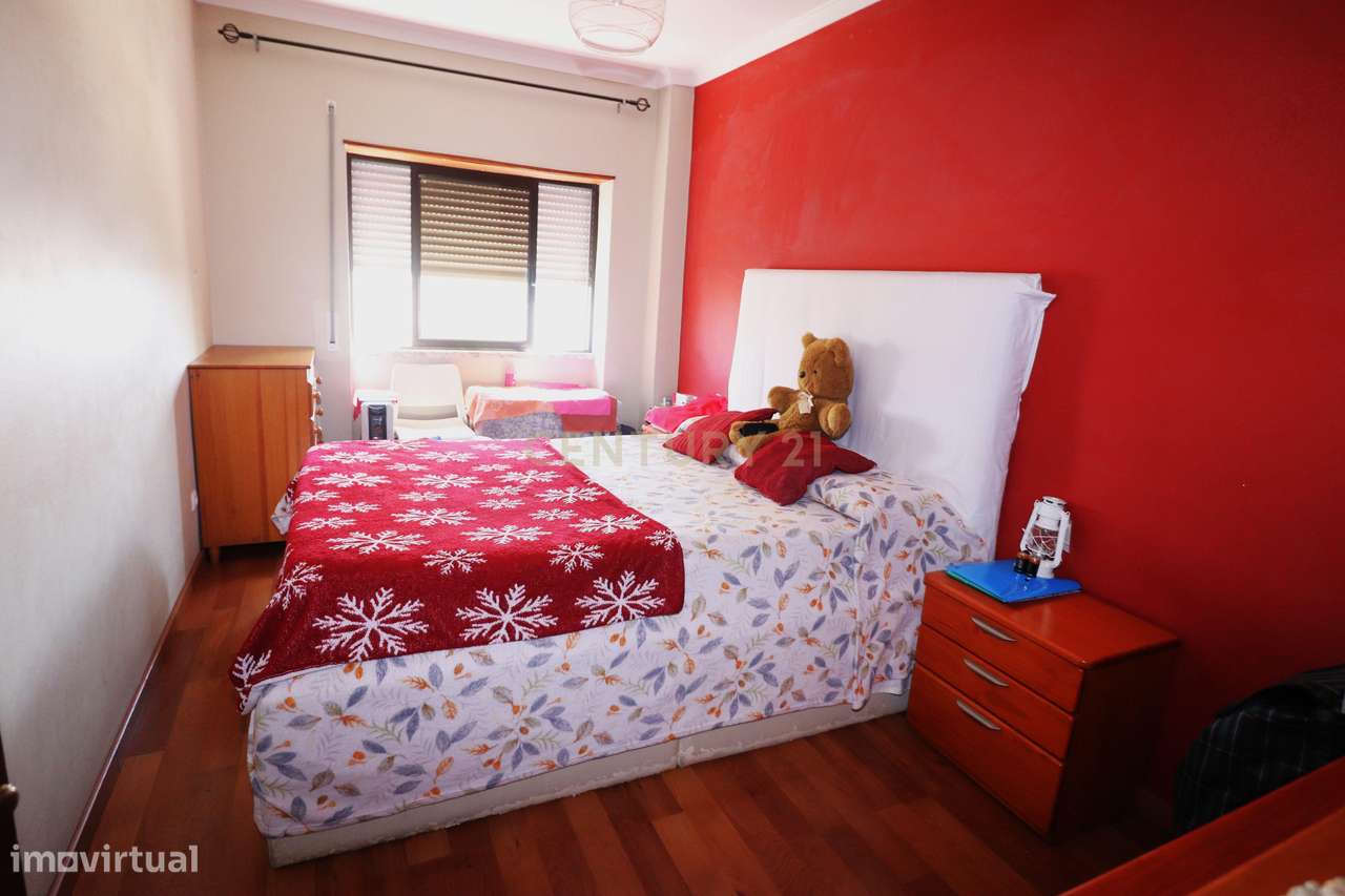 Apartamento T2 em Excelente Estado – Casquilhos, Barreiro-7