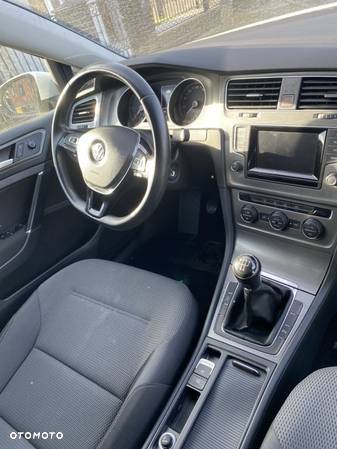 Volkswagen Golf - 10