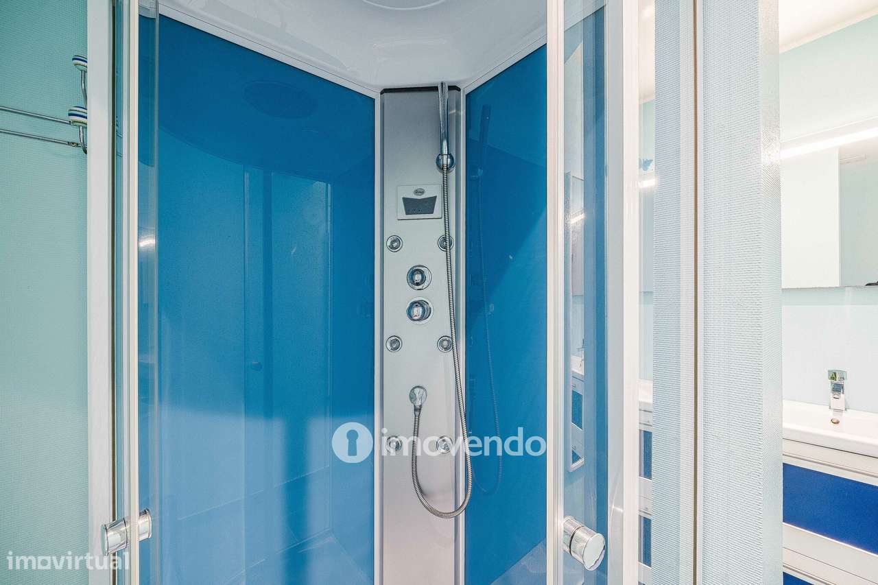 Moradia T4 com garagem e espaço exterior enorme, em Coruche-24