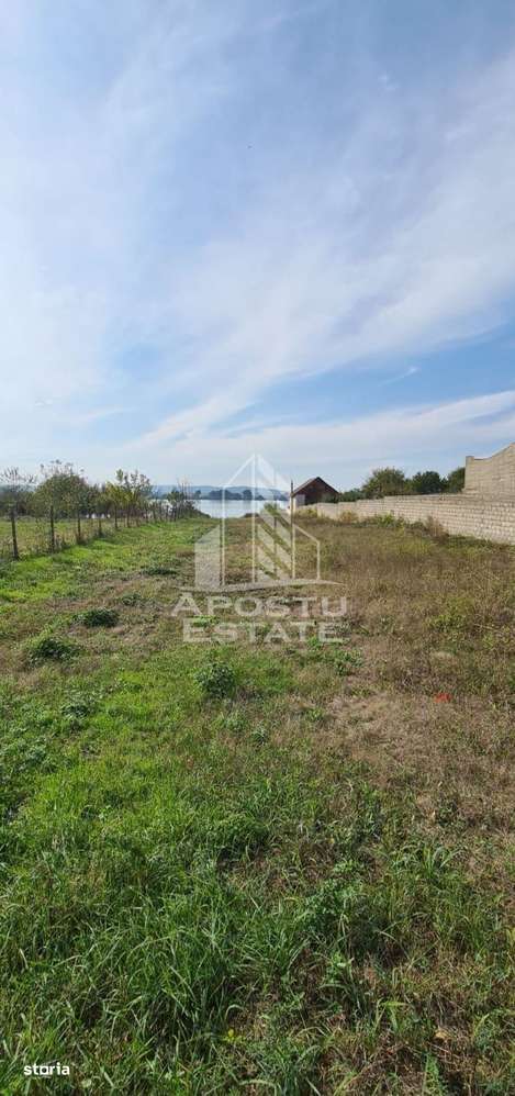 Teren la Dunare 2400Mp cu utilitati - Imagine principală: 1/5