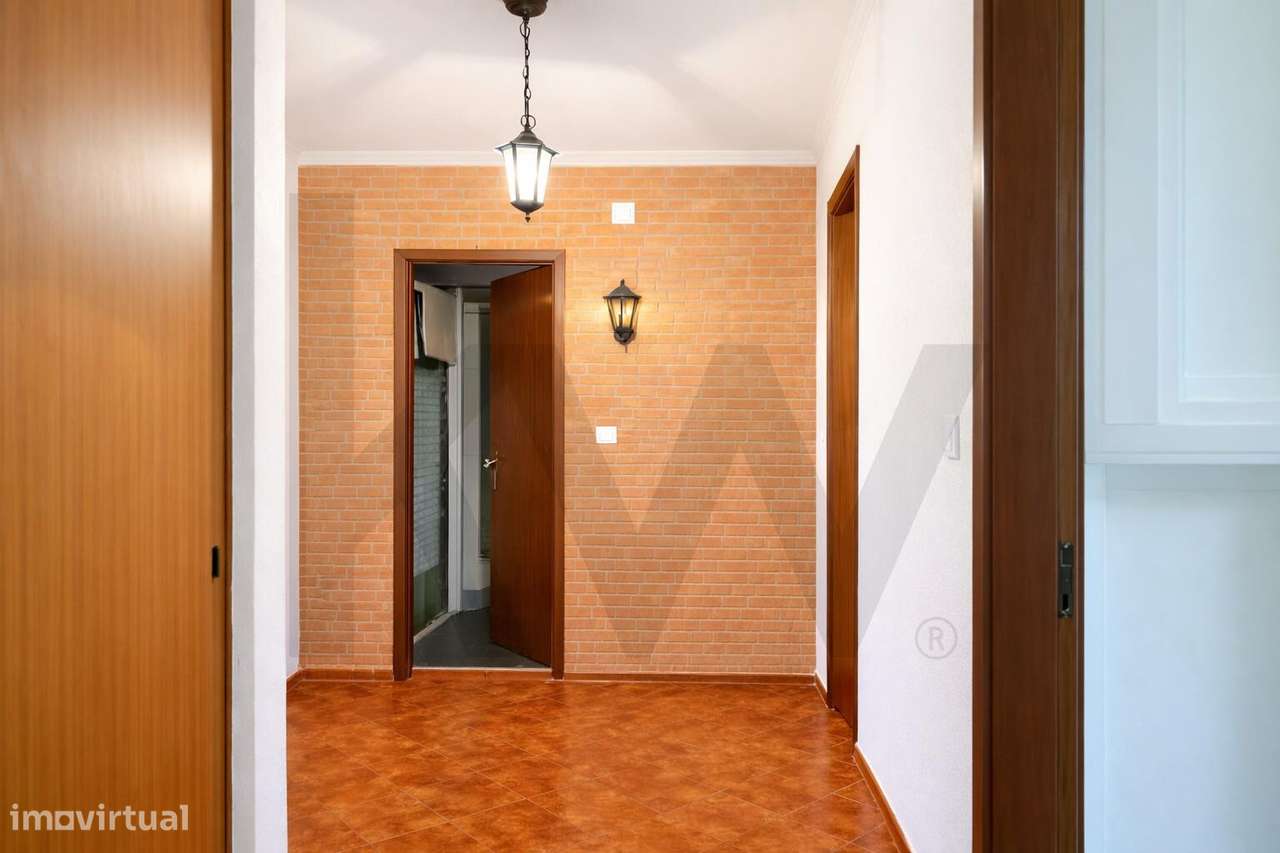 Apartamento T2 em Alcoitão – Luminoso, Funcional e com Excelente Local - Grande imagem: 3/15