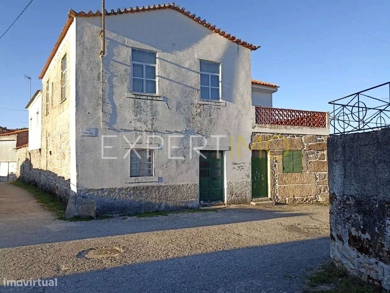 MORADIA DE ALDEIA, com anexos e quintal próximo - Pinhel - Grande imagem: 5/25