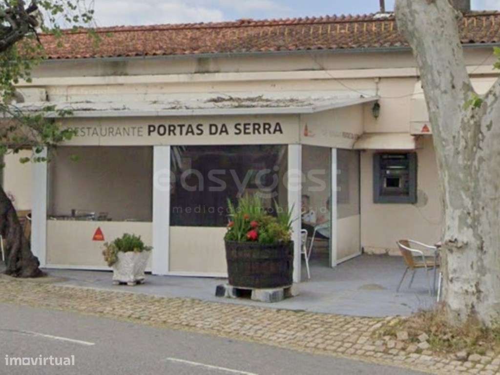 Moradia com estabelecimento comercial em Salgueiro do Campo - Grande imagem: 3/9