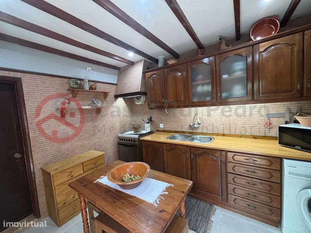 Moradia com dois apartamentos independentes no Laranjeiro, Almada-29