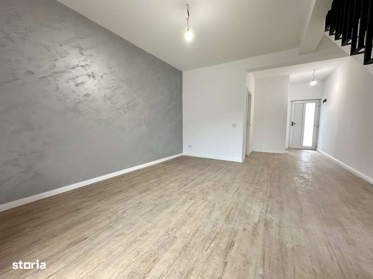 Casa 3 camere D 2 bai Teren 324mp zona Bucium Visan-5