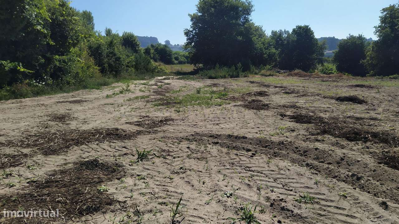 Terreno Agrícola em Figueiró (Santiago), Amarante, à Vila da Lixa - Grande imagem: 3/14