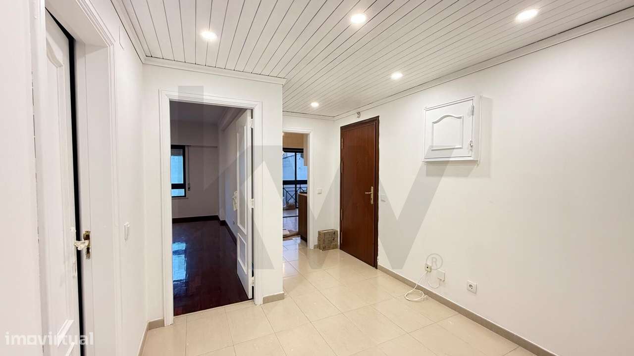 Apartamento T2 com garagem para venda em Alcabideche - Grande imagem: 3/18