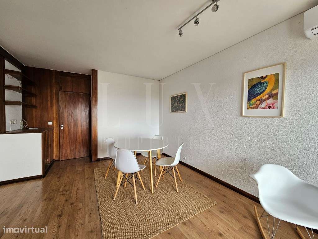 APARTAMENTO T1 EM CARCAVELOS COM VISTA MAR 1ª LINHA A 200m DA PRAIA-6