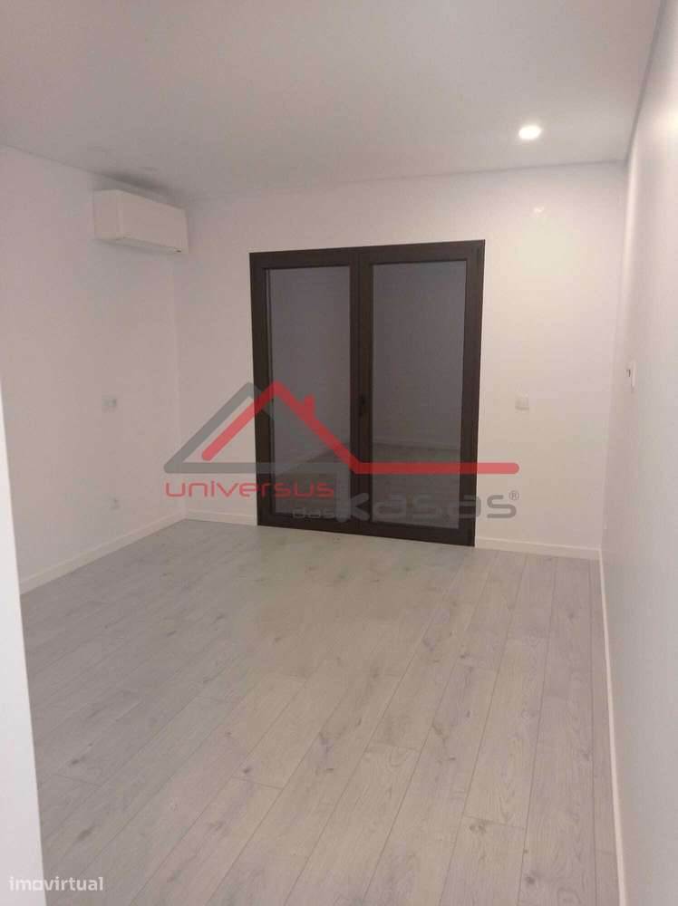 Apartamento Novo T5 Duplex c/ garagem na Urb Alto dos Moinhos, Montijo-8