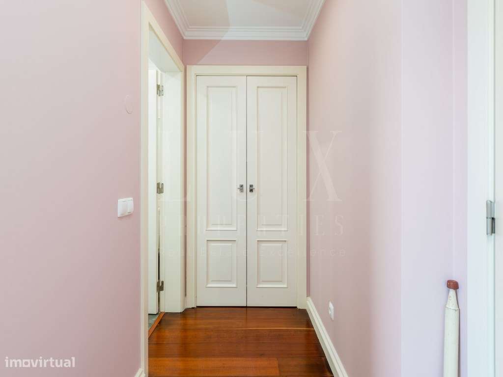 MORADIA T4 COM PISCINA E VISTA PARA O GOLF NO ESTORIL-14